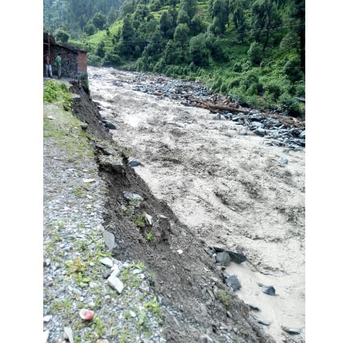 Himachal Pradesh heavy rain cause damage in chamba