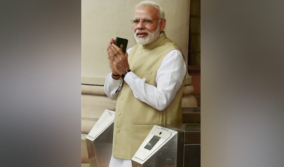 pm modi reaches 3 to 4 minutes early for voting in presidential election and then said its his habit