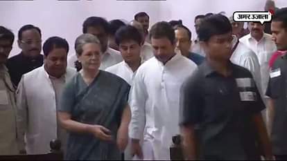 SONIA,ADWANI,MANMOHAN AND YOGI CAST THEIR VOTE FOR 14TH PRESIDENT