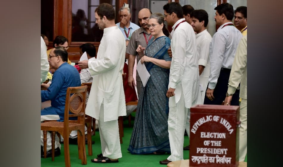 presedential election 2017 voting pictures from narendra modi to kejriwal all vote for new president