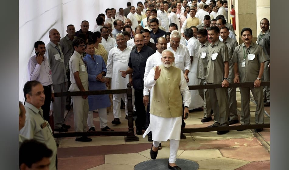 pm modi reaches 3 to 4 minutes early for voting in presidential election and then said its his habit