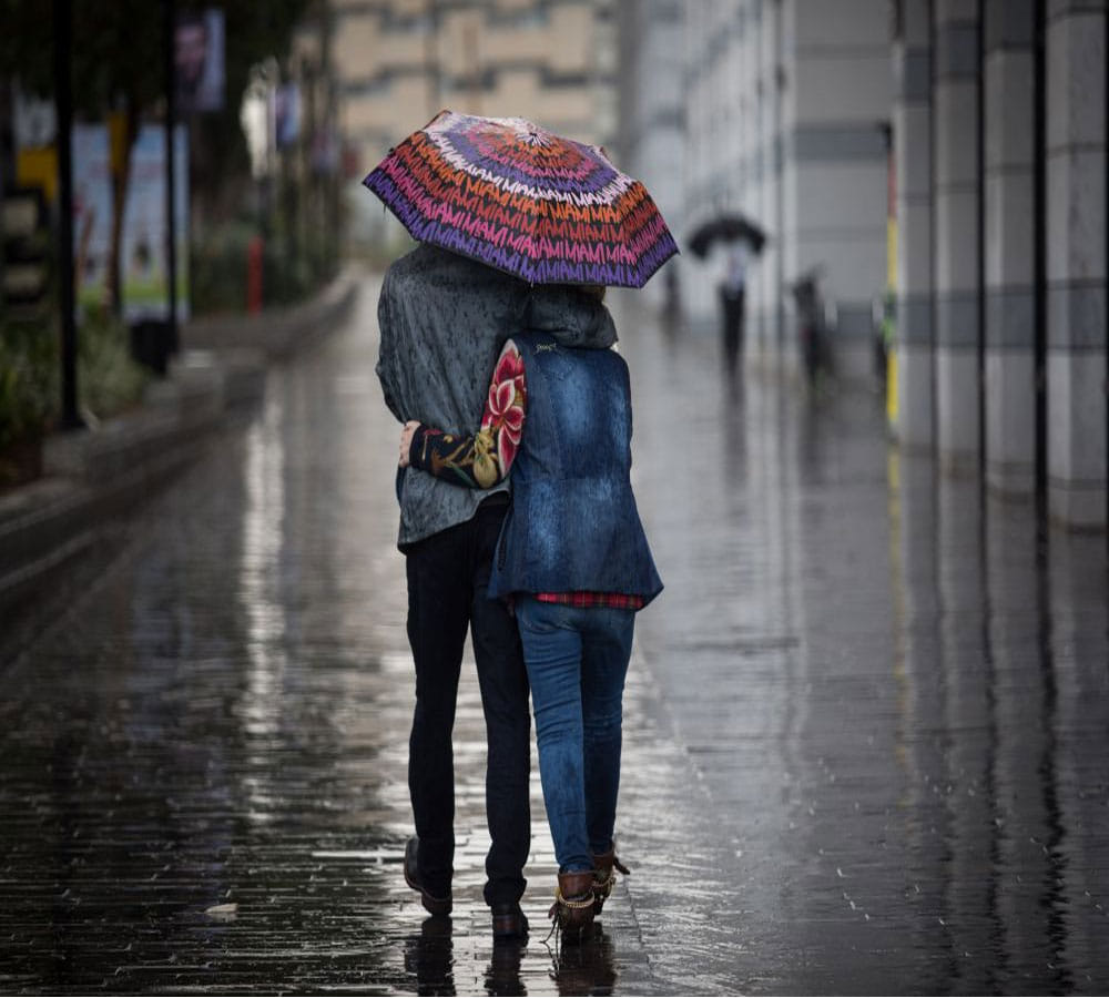 Know Why people feel more romantic during the rainy season