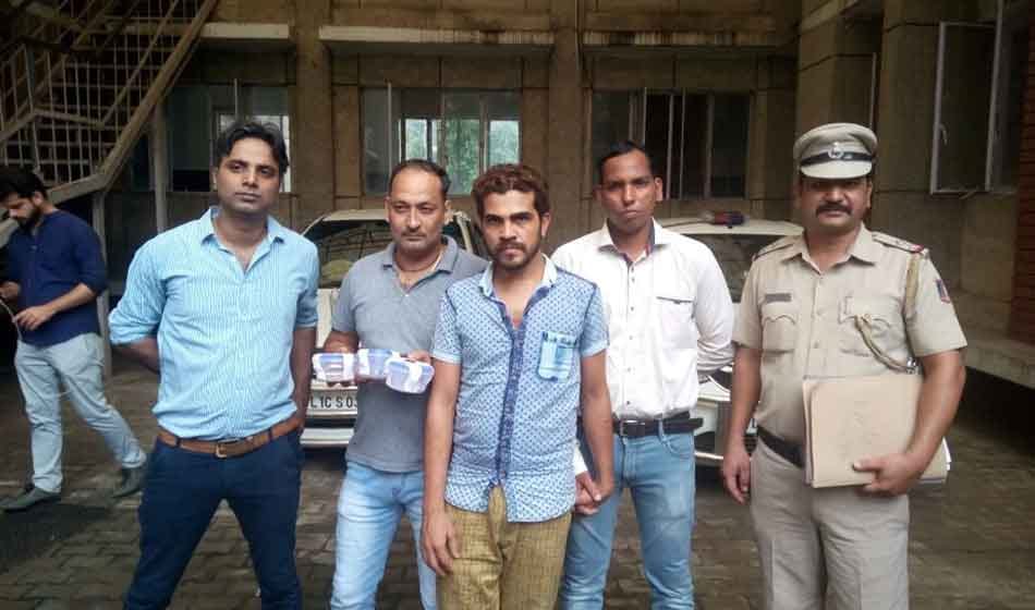 delhi thief called robin hood  arrested 