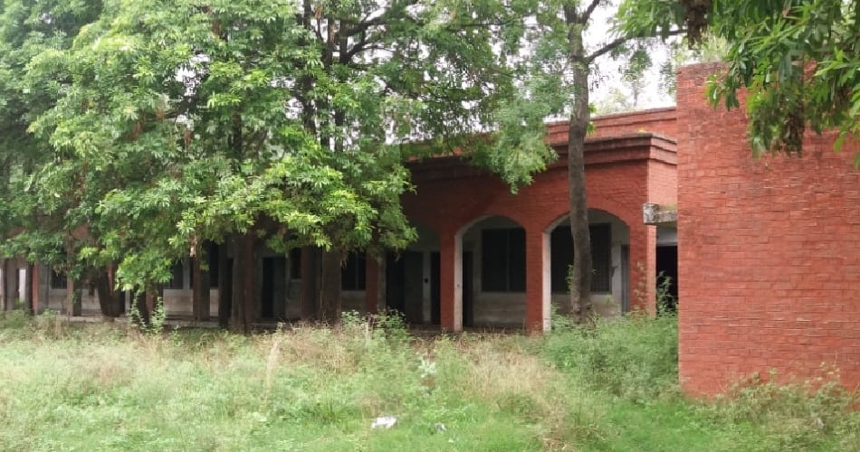 amar ujala impact, berwala govt girls school shifting in new building