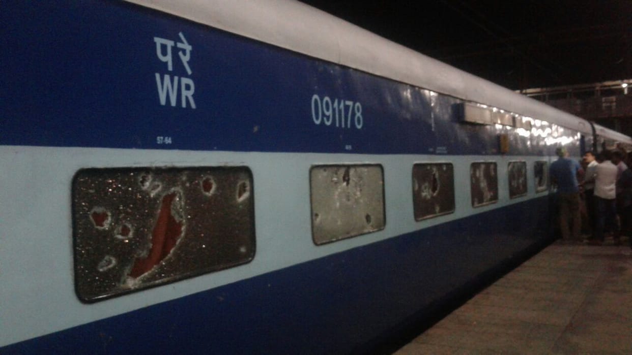 Indian Railways Last year more than 1500 cases of stone pelting on moving trains were registered across countr