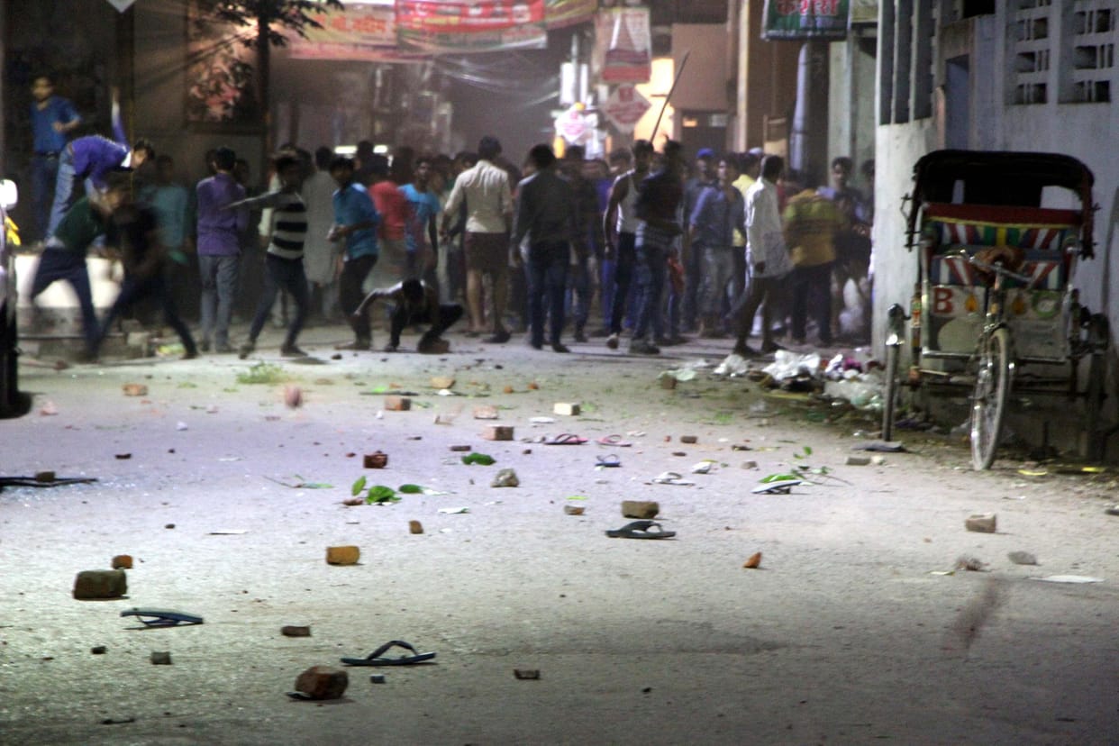 whatsapp group identified in varanasi who make fake news for varanasi chaos
