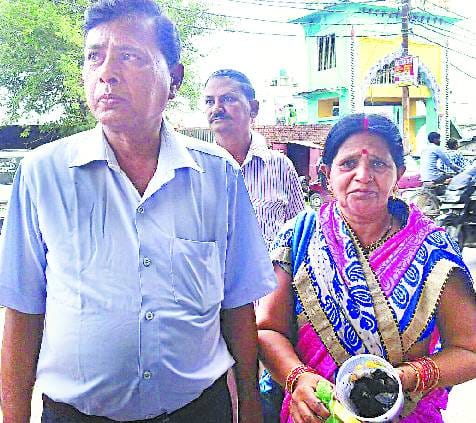 12 तोला सोने के बदले थमा दिया कोयला