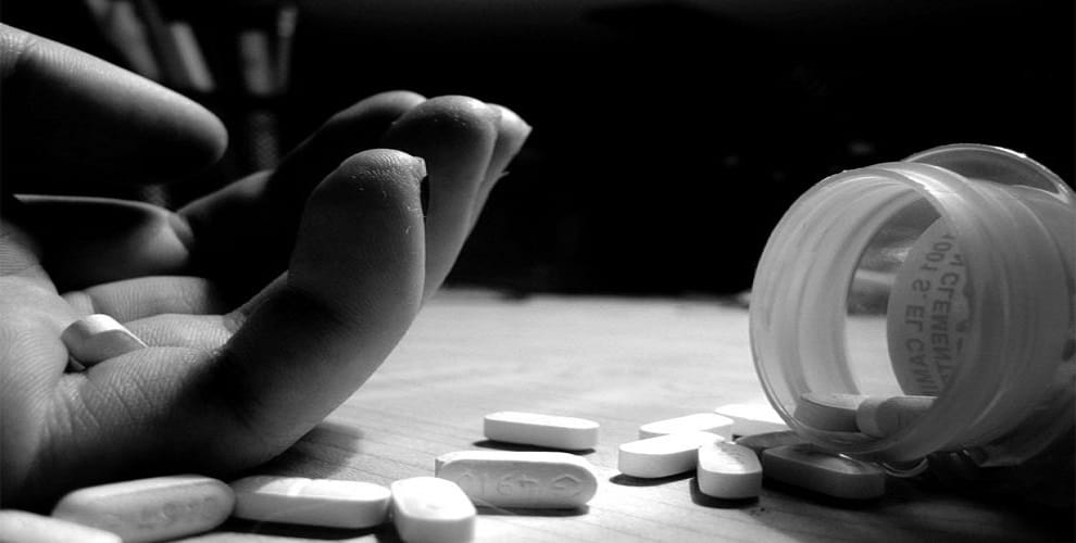 Girlfriend ate poison with boyfriend, woman died, a serious