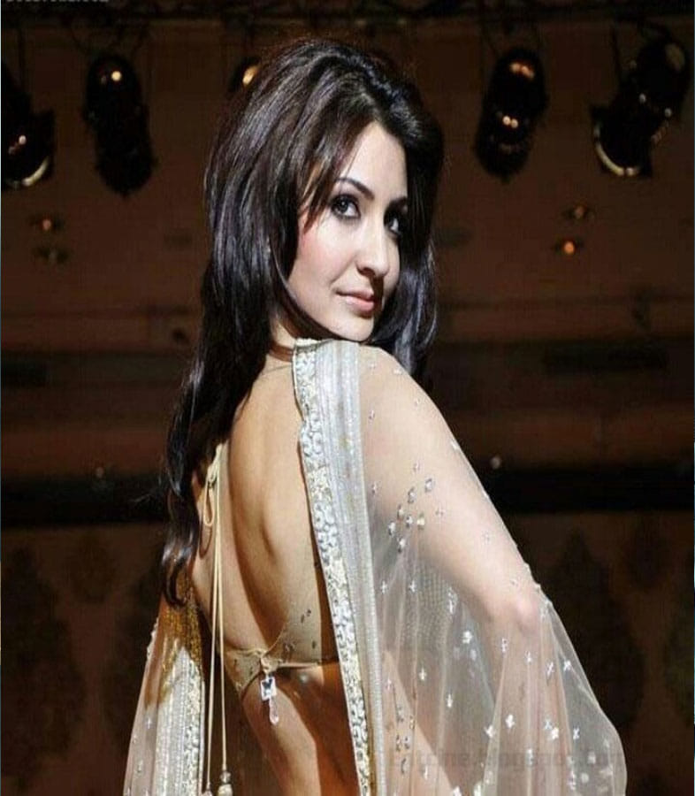  Anushka Sharma bold backless photo shoot for Filmfare cover page will blow your mind!