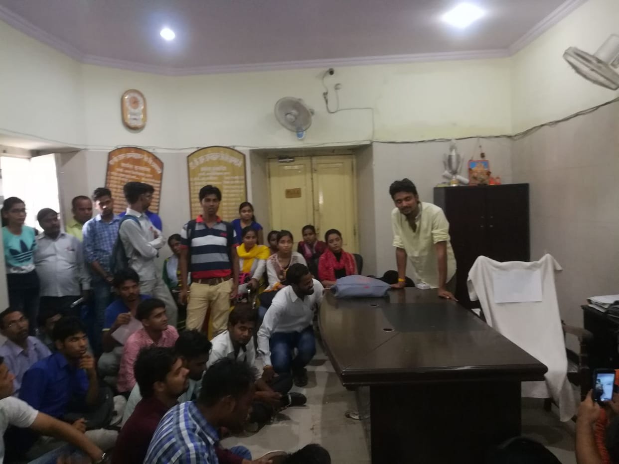strike ends in agra university