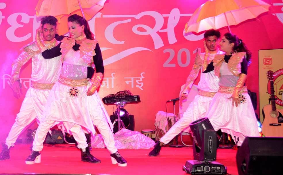 bhojpuri music and  western dance  in varanasi 
