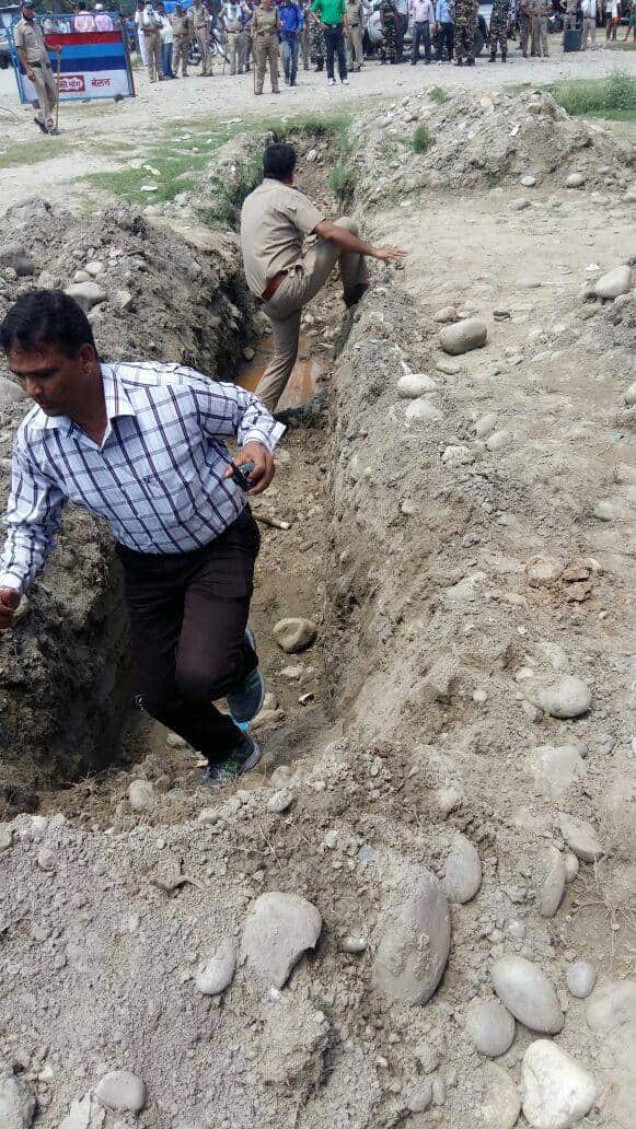 bomb found in kanwar yatra parking