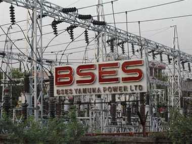 The BSF's Enforcement team was attacked by the mob by the crowd.