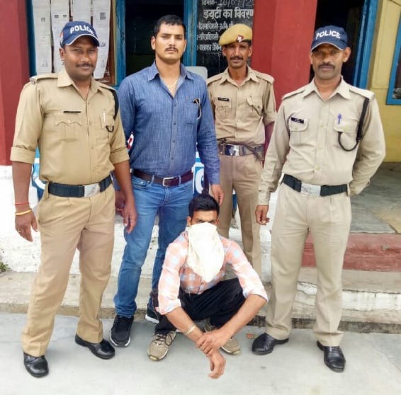 One arrested with 225 grams of charas