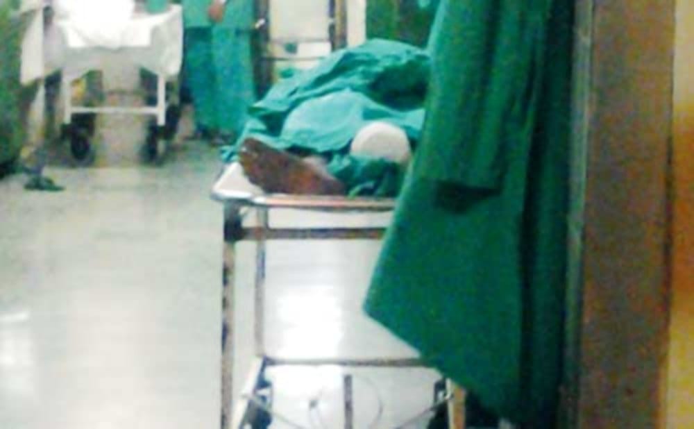 doctor and nurse fight for admit to patient