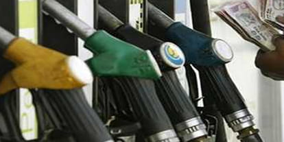 Adulterated petrol sold by a petrol pump of kanpur