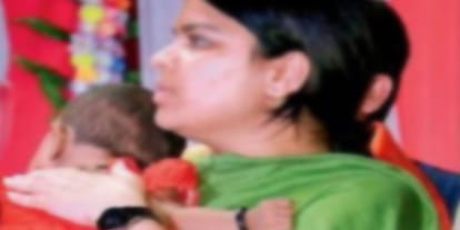 mother tries to suicide with infant in etawah