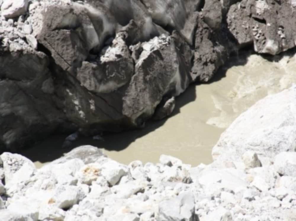 gomukh left side fallen after landslide