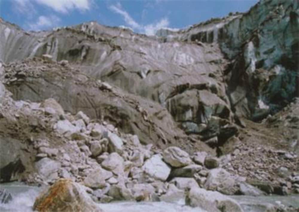 gomukh left side fallen after landslide