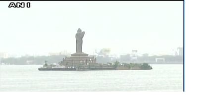 Heavy rainfall in Hyderabad,Normal life disrupted in Telangana, Gujarat and Maharashtra