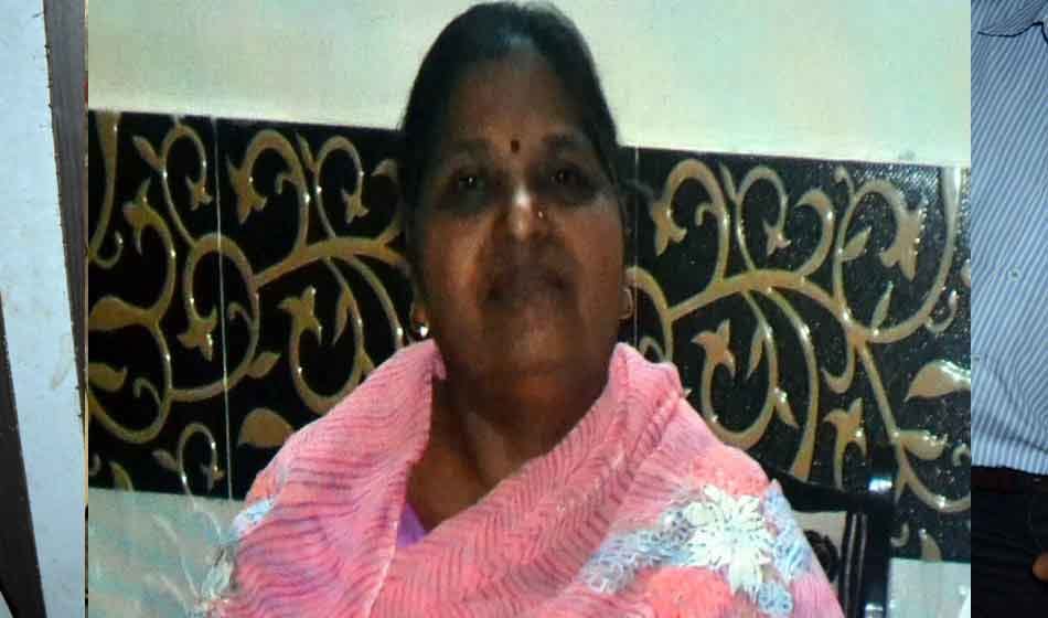 grand mother was brutally killed in front of grand daughter in sahibabad police suspect known one