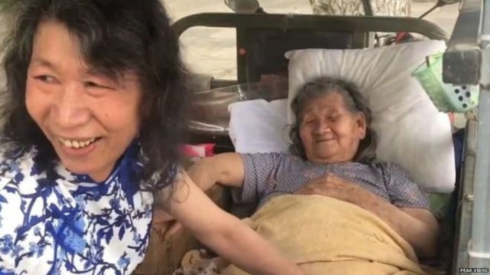 Chinese man dresses like girl since 20 years 
