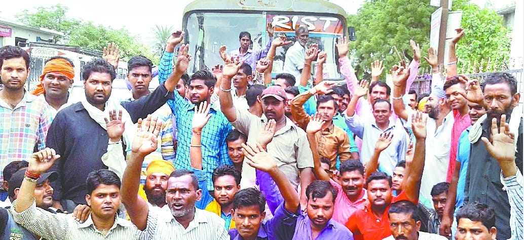 Tempo drivers flutter over the operation of private buses