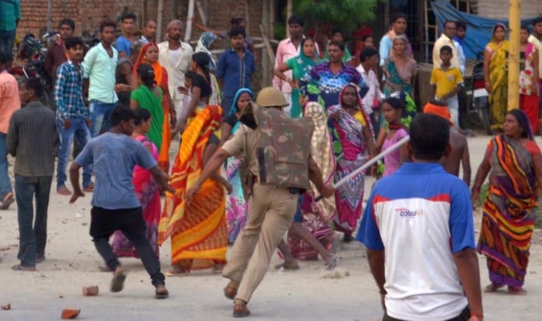 नौसड़ मामले में तिवारीपुर इंस्पेक्टर सस्पेंड