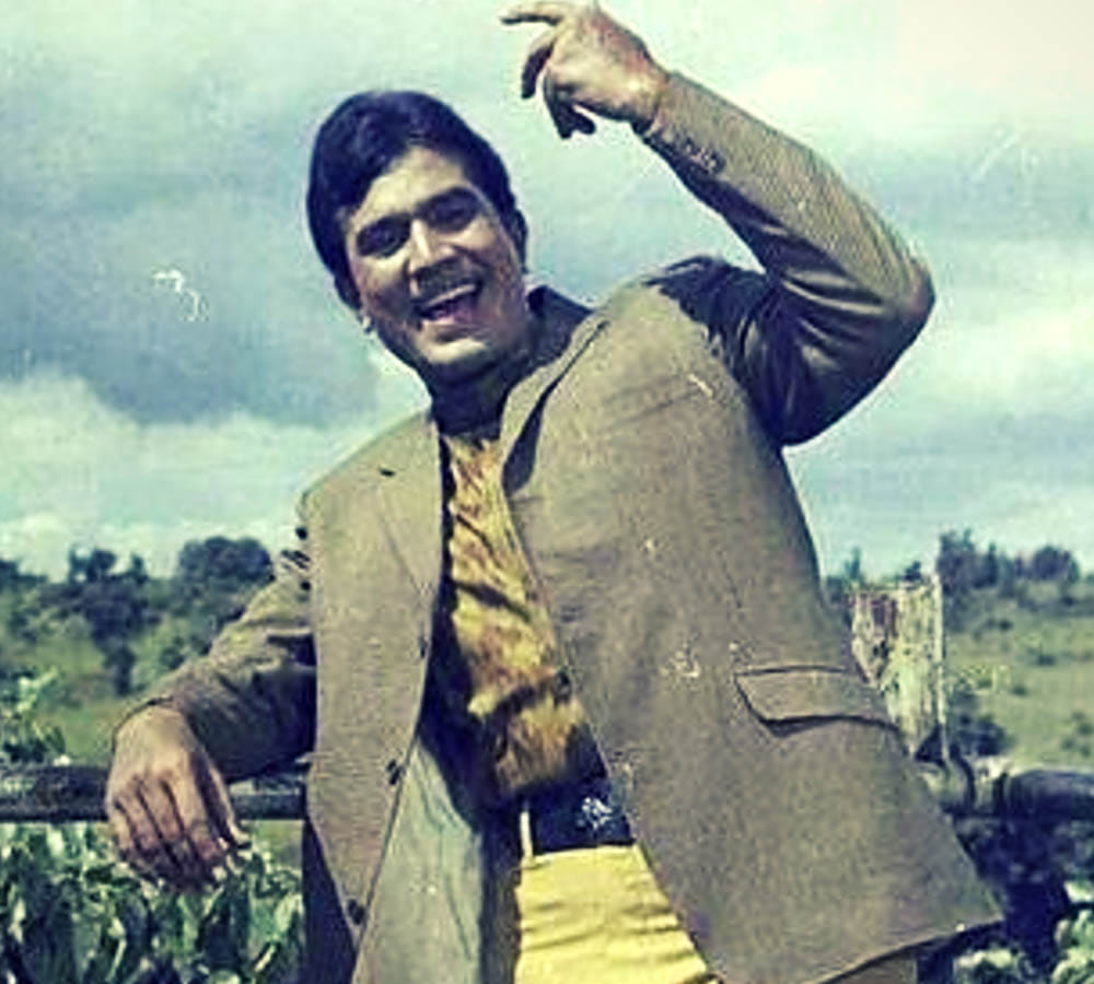 Rajesh Khanna death anniversary: Rajesh Khanna crazy fan bleeds applies blood as sindoor in his name