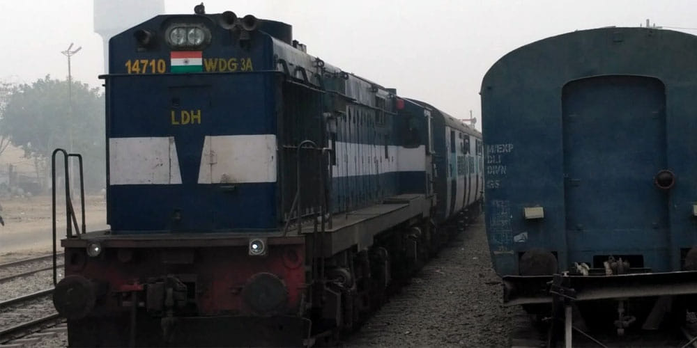 6 memebers of a family found unconscious in sadalpur passenger train 