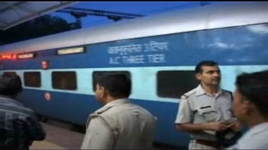 railway police solved the seemanchal express train loot case in bihar