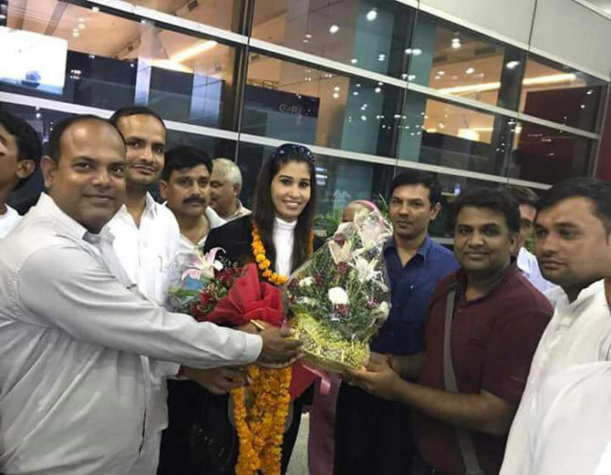 khali student wwe wrestler kavita dalal warm welcome at village