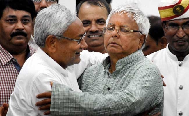 Patna: Tejashwi Yadav and health minister Tej Pratap Yadav attend nitish kumar cabinet meet