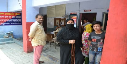 Love jehad ki vomit ganga, young man married girl of another community,  BJP supporters