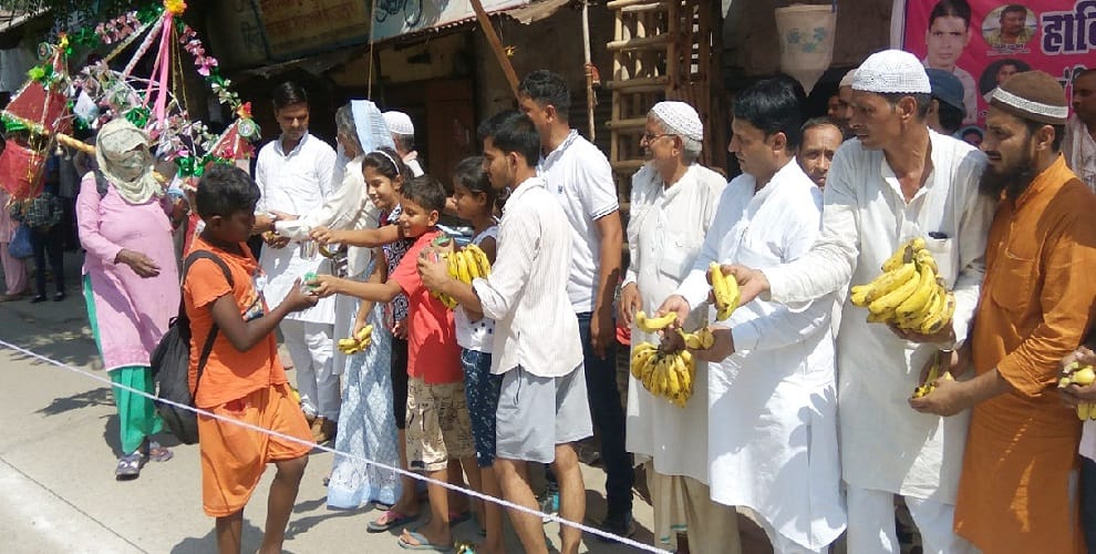 Idris and Wasim of Kairana sought permission to serve the Kanvadio