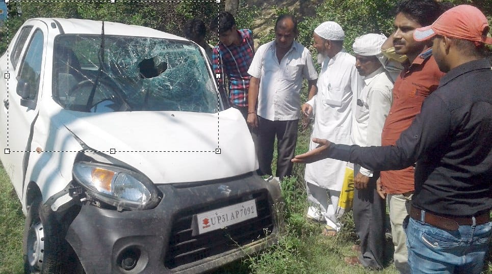 Car collide with a pole, woman teacher dies