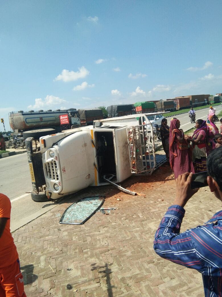 kanwar yatri loaded jeep met with accident in faizabad