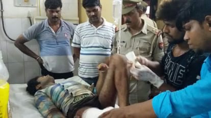 Encounter among absconding criminals and police in Azamgarh, SP wounded