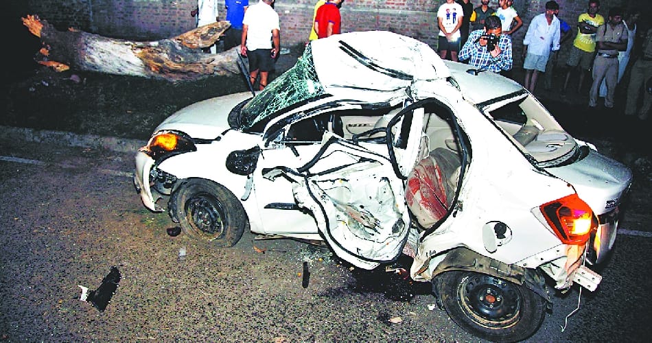chandigarh two boys killed in road accident