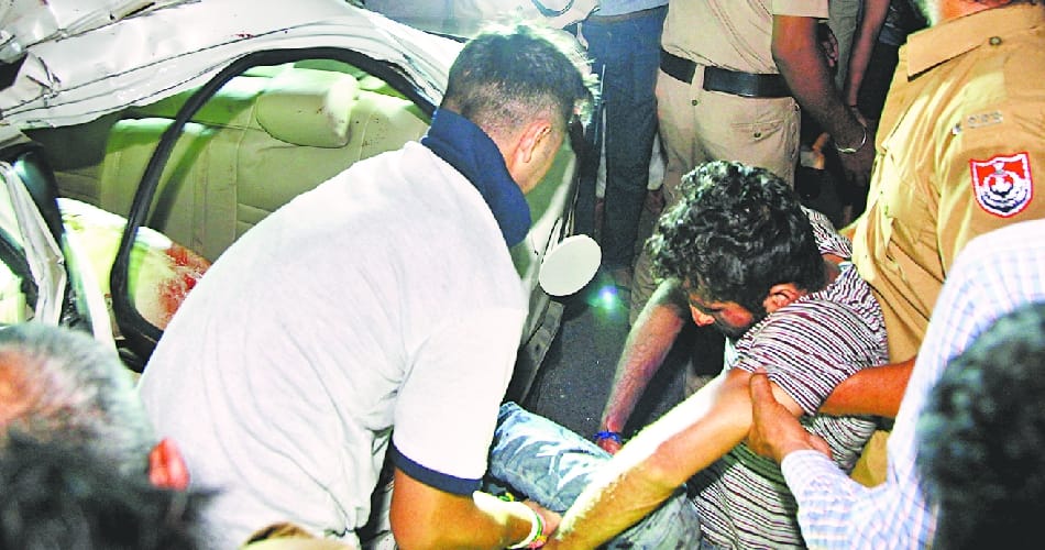 chandigarh two boys killed in road accident
