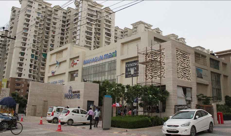 woman in depression after made issue in noida mahagun socity 