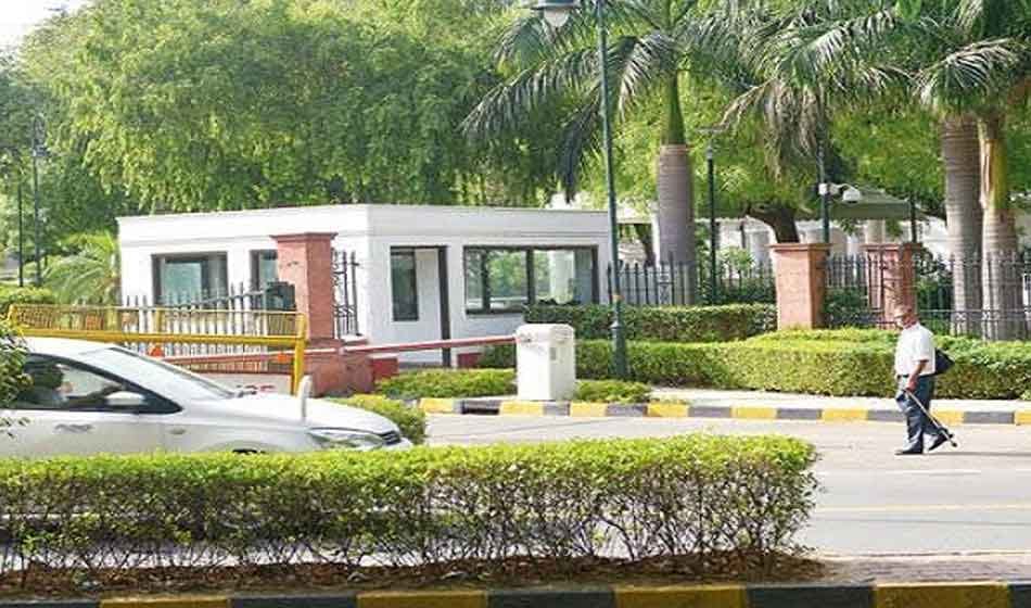 काम की सुस्त रफ्तार, लटक गए आवास