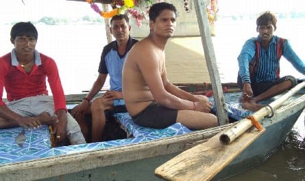 Six submerged in Kachla, divers all pulled out