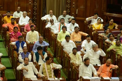No liquor ban in Uttar Pradesh clears Yogi government.