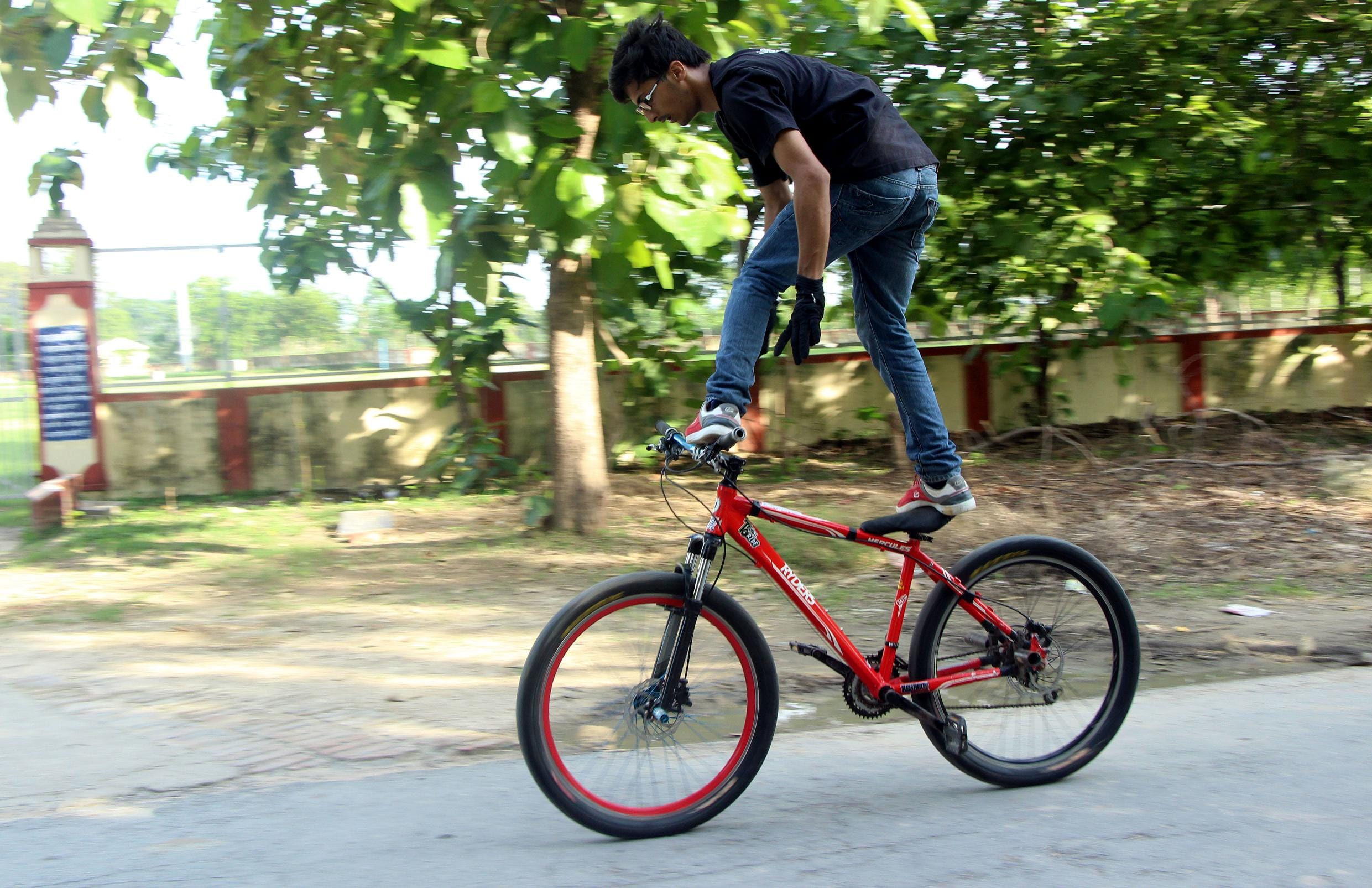 Varanasi riders Bicycling stunts must watch picture 