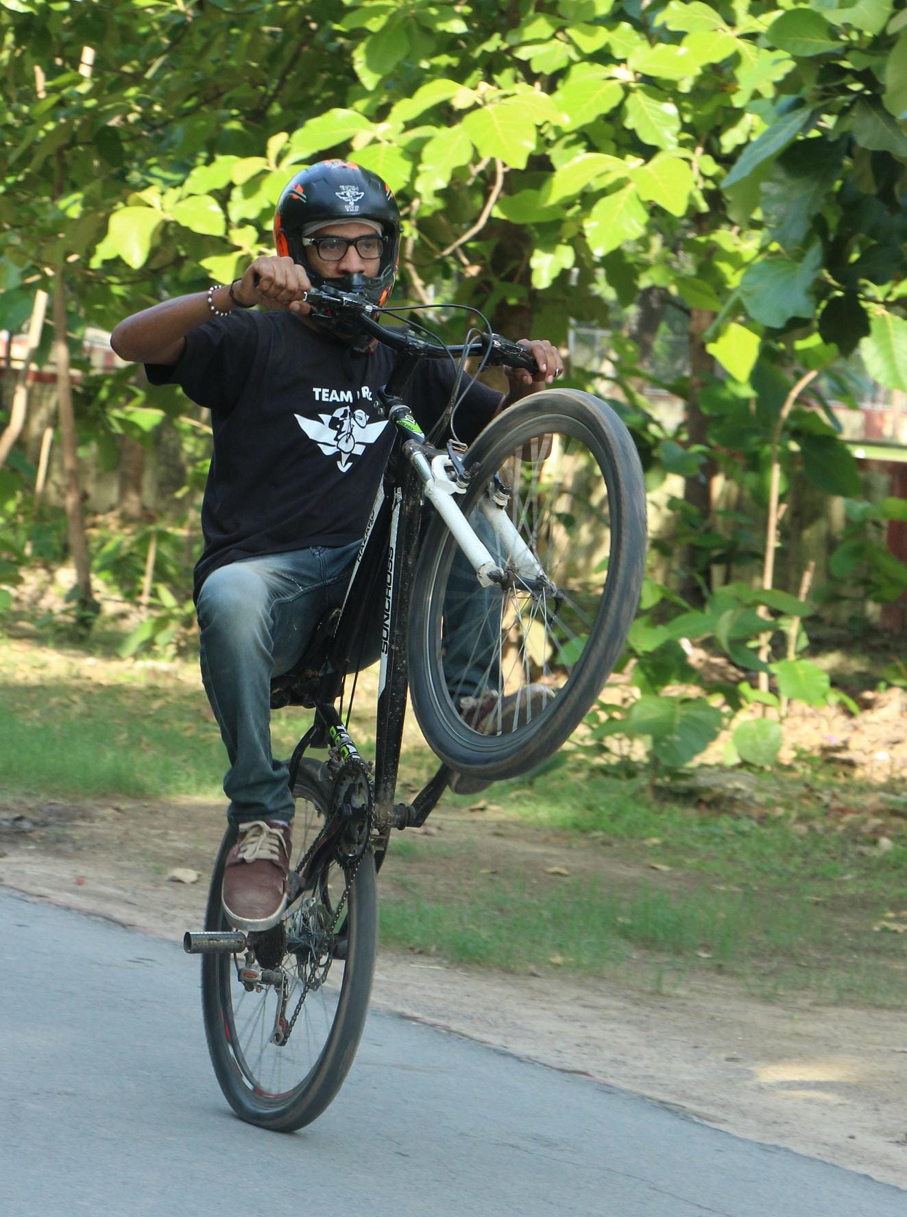 Varanasi riders Bicycling stunts must watch picture 
