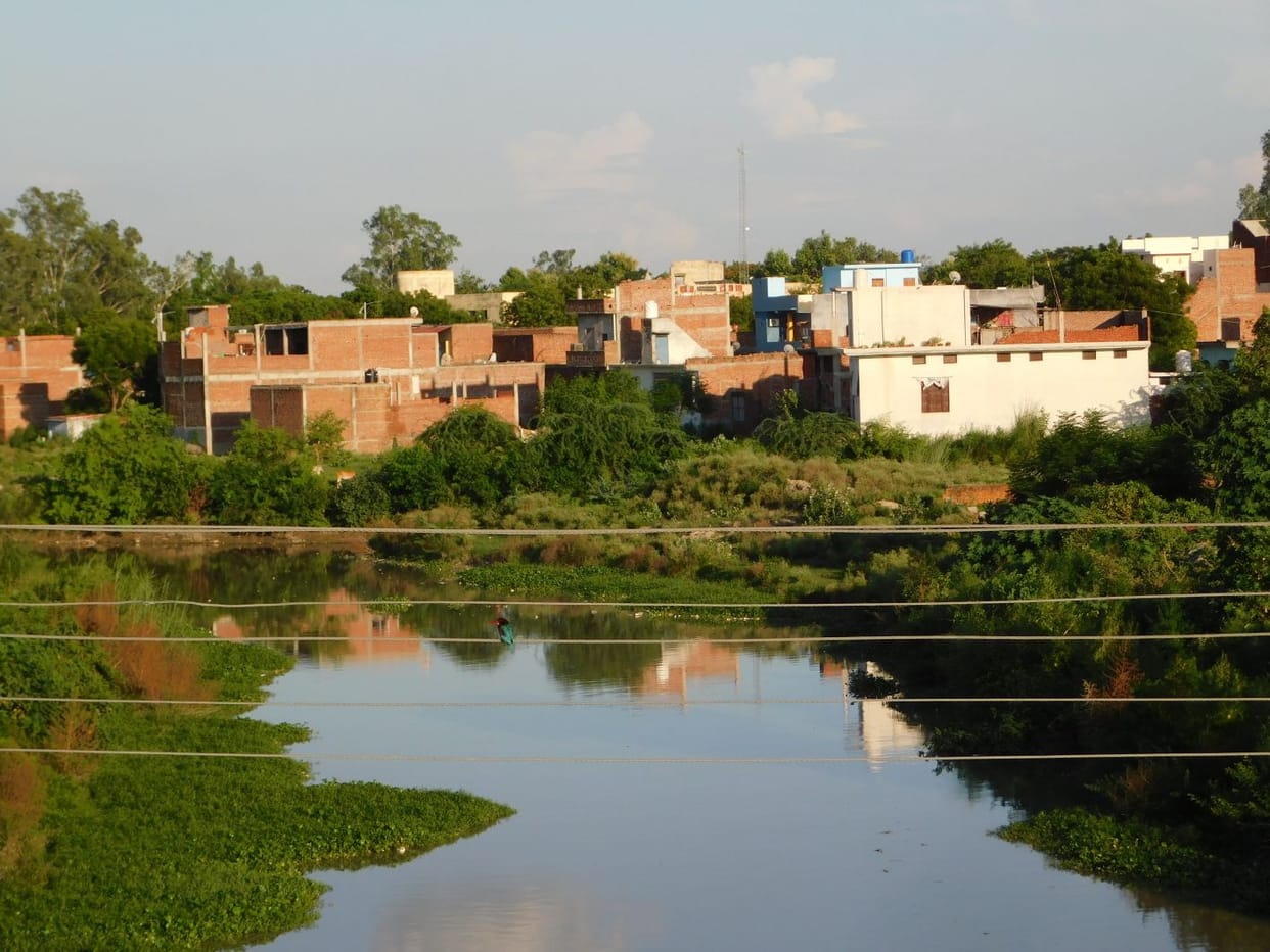 बारिश शुरू, डूब क्षेत्र में बने मकान चिन्हित