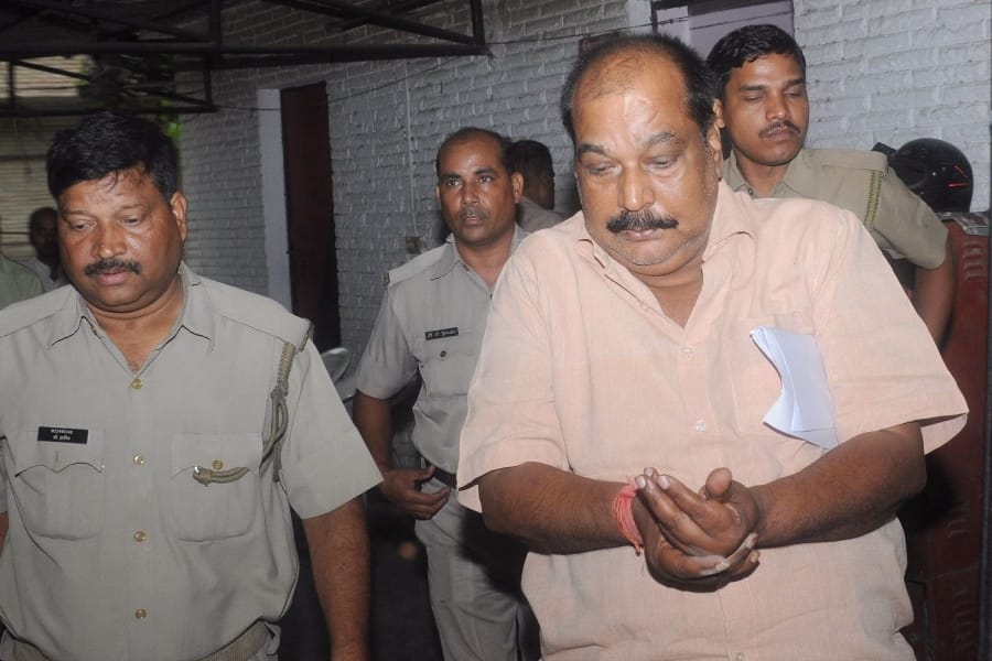 LDA clerk get caught and released.