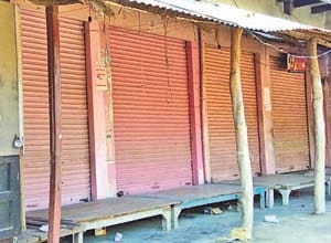 businessmen aggersive on police 