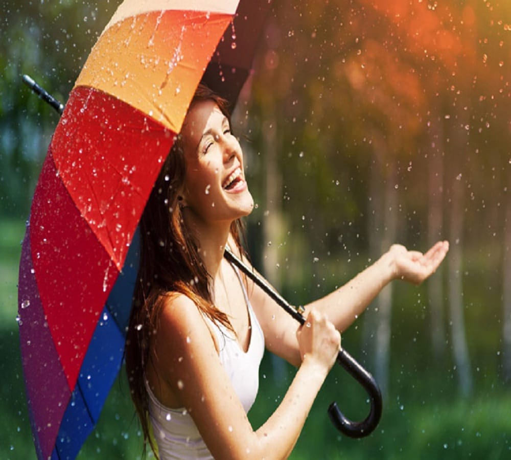 If you want to become stylish this monsoon season then follow these fashion tips